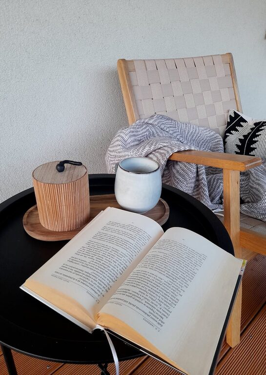 How to Create a Cozy Reading Nook in Any Room of Your Home